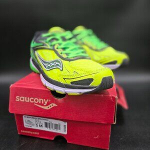 BNIB Saucony Ride 8 boys size US 5/UK 4